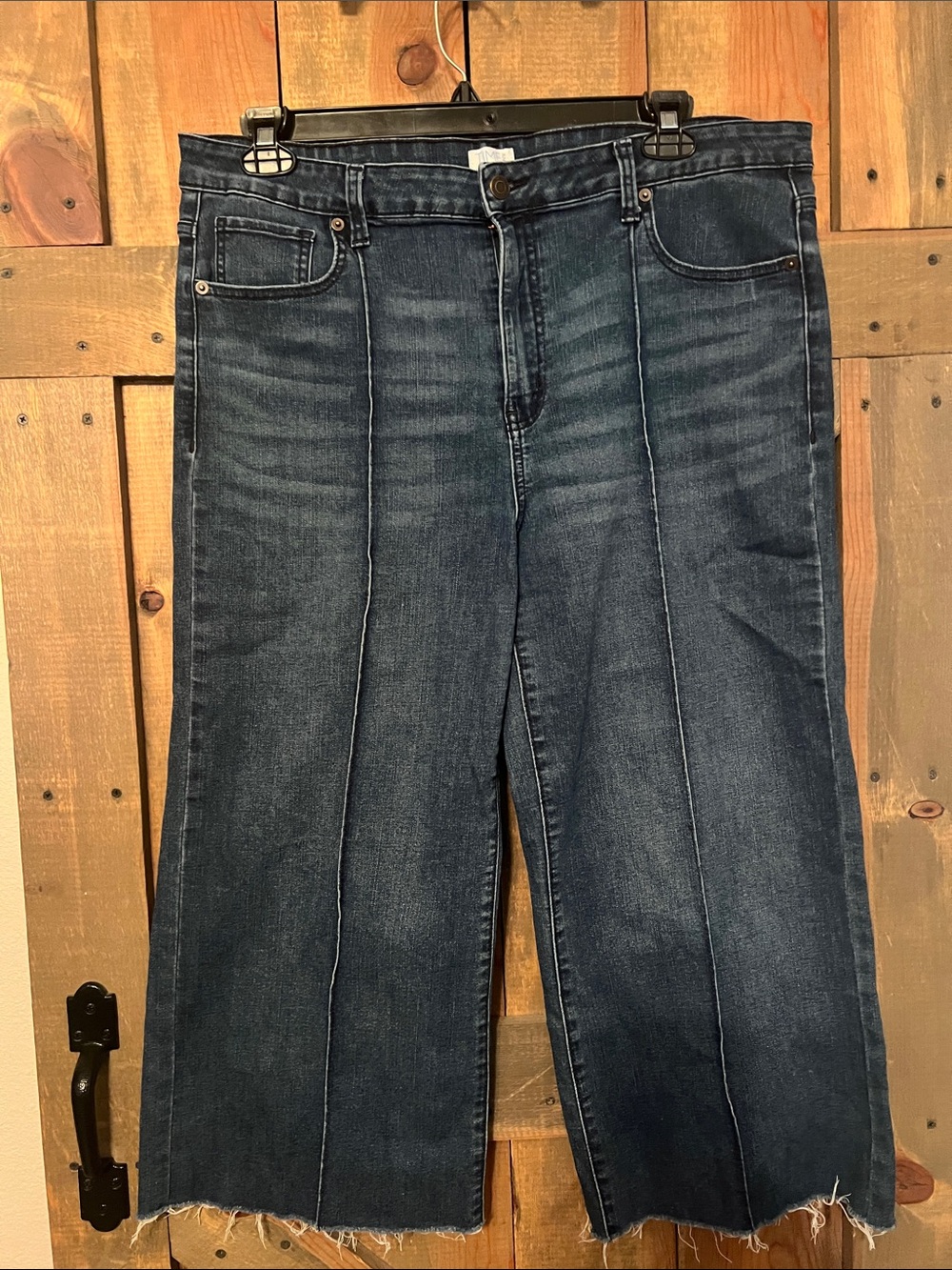 Time and Tru Dark Blue Cropped Ankle Jeans with Front Seams